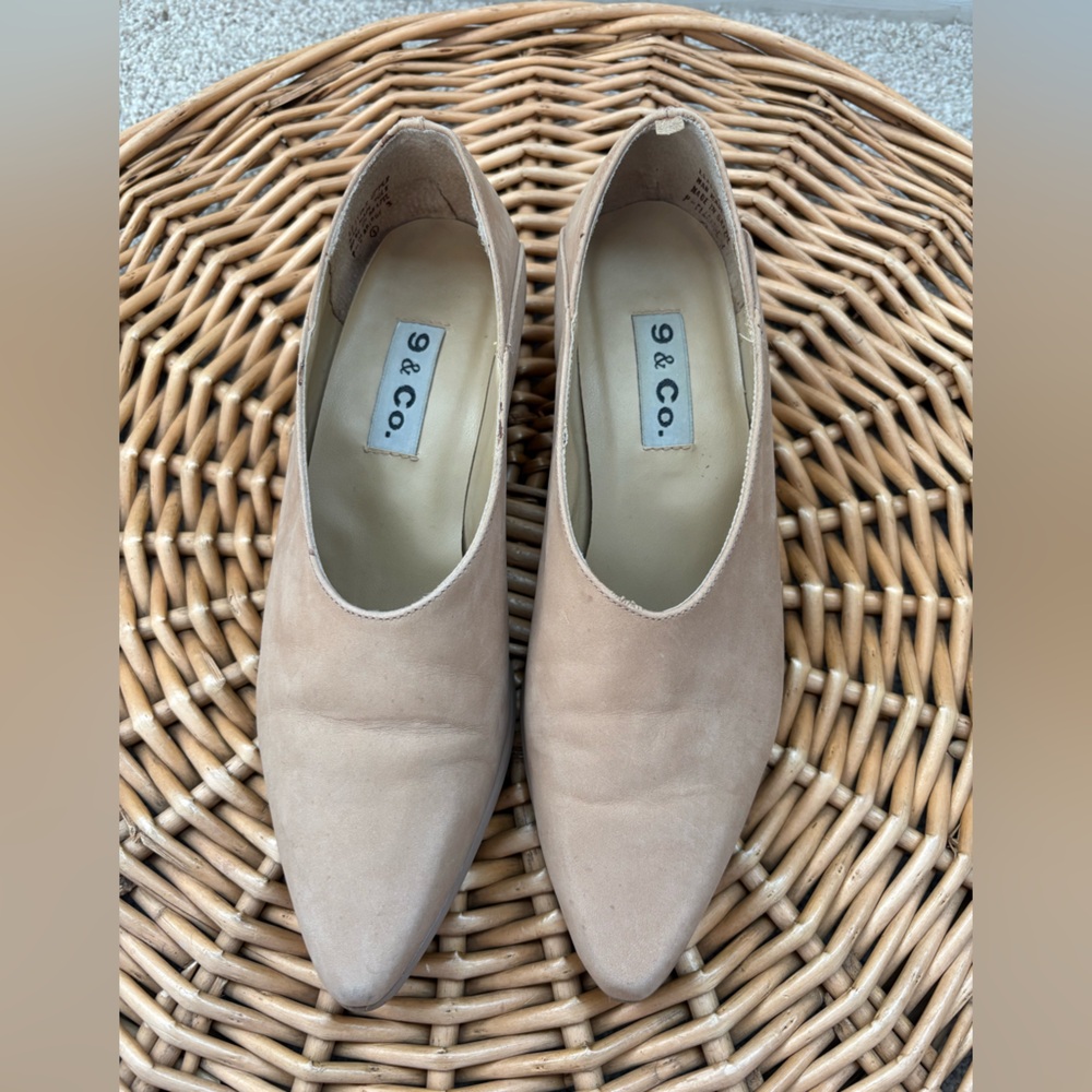 9 & Co. Vintage Light Tan Leather Pointed Loafers Wooden Heel Size 7 - Picture 2 of 8